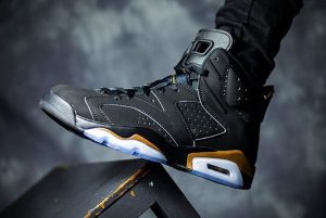 TRAVIS SCOTT X AJ 6S 1
