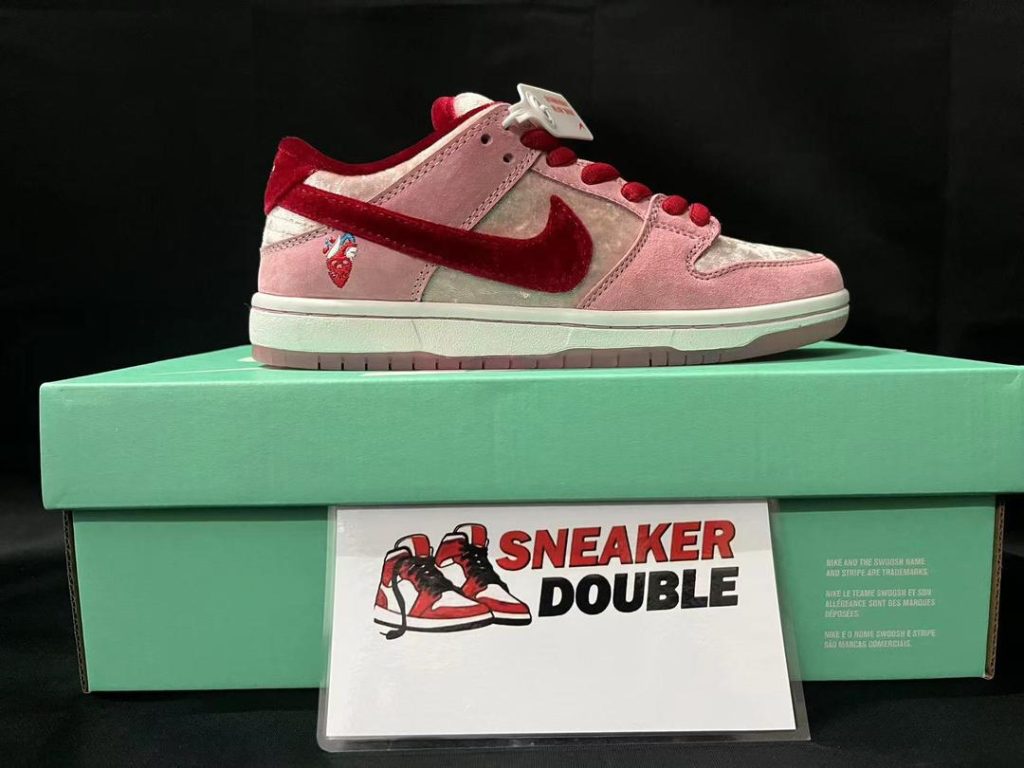 Nike SB DUNK LOW PRO - Strange Love Pink 103 WhatsApp Image 2023 12 13 at 07.44.32 22ded3d0