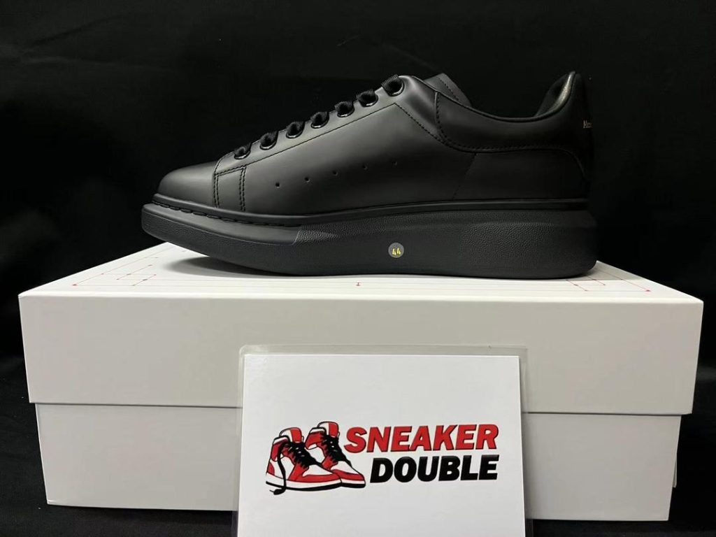 Alexander McQueen Oversized Sneakers | Triple Black 42 alexander mcqueen oversized sneaker 5