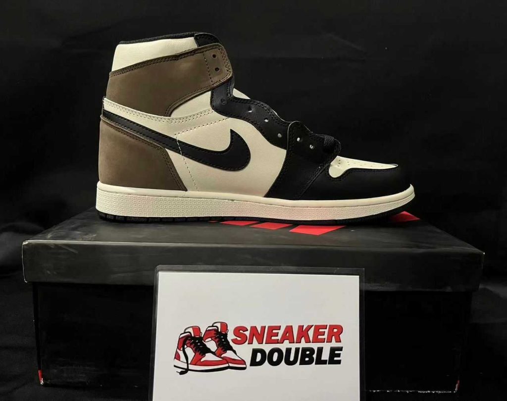 AIR JORDAN 1 RETRO HIGH OG - Dark Mocha 2020 55 jordan 1 dark mocha