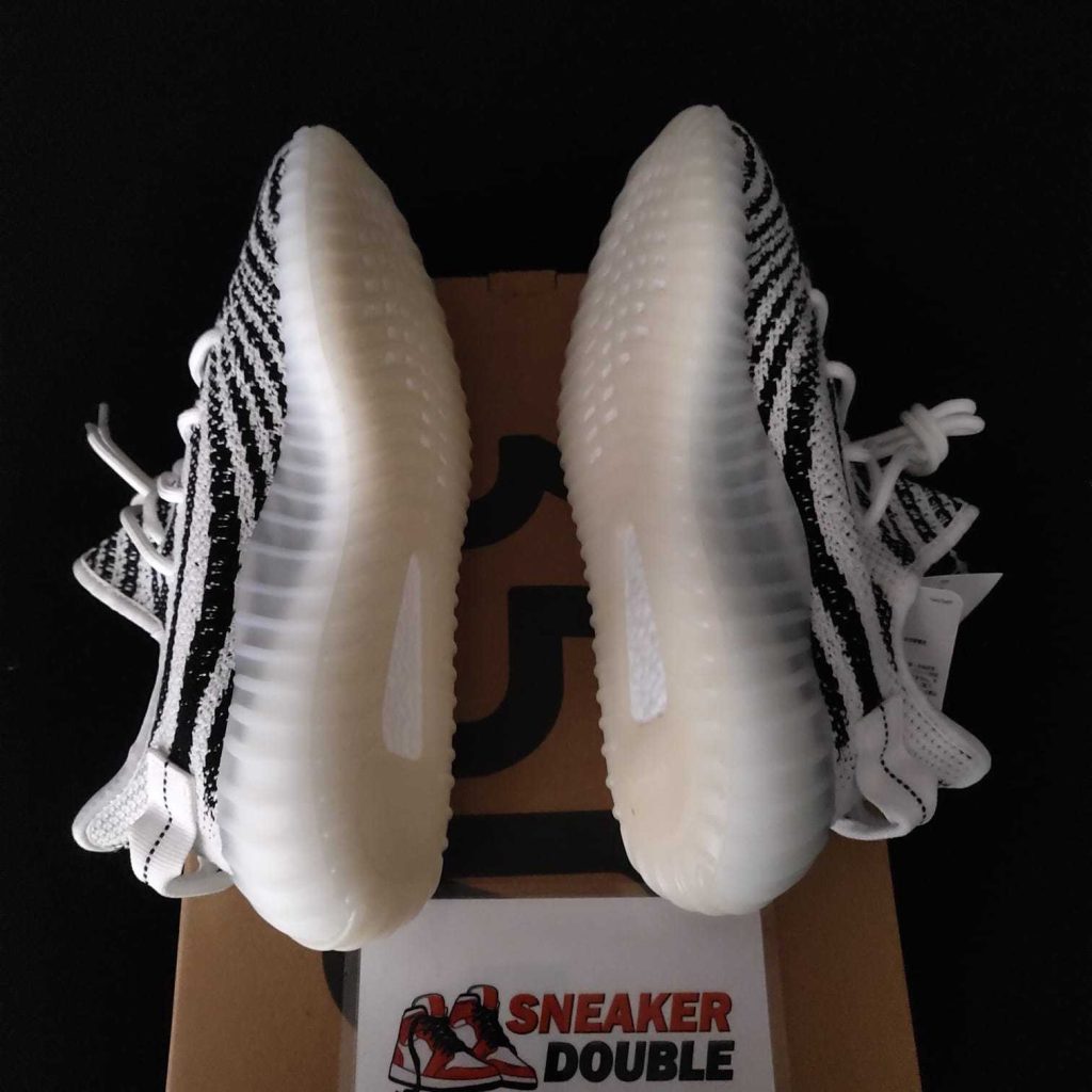 YEEZY BOOST 350 V2 – Zebra 2018/2019 Release Yeezy Boost 350 4 1024x1024