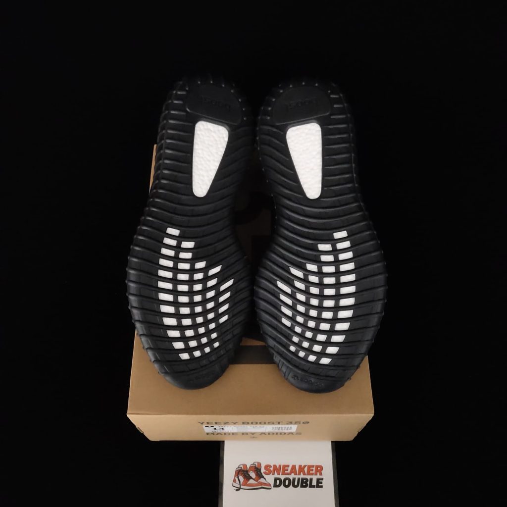 Yeezy Boost 350 Oreo 1 1024x1024