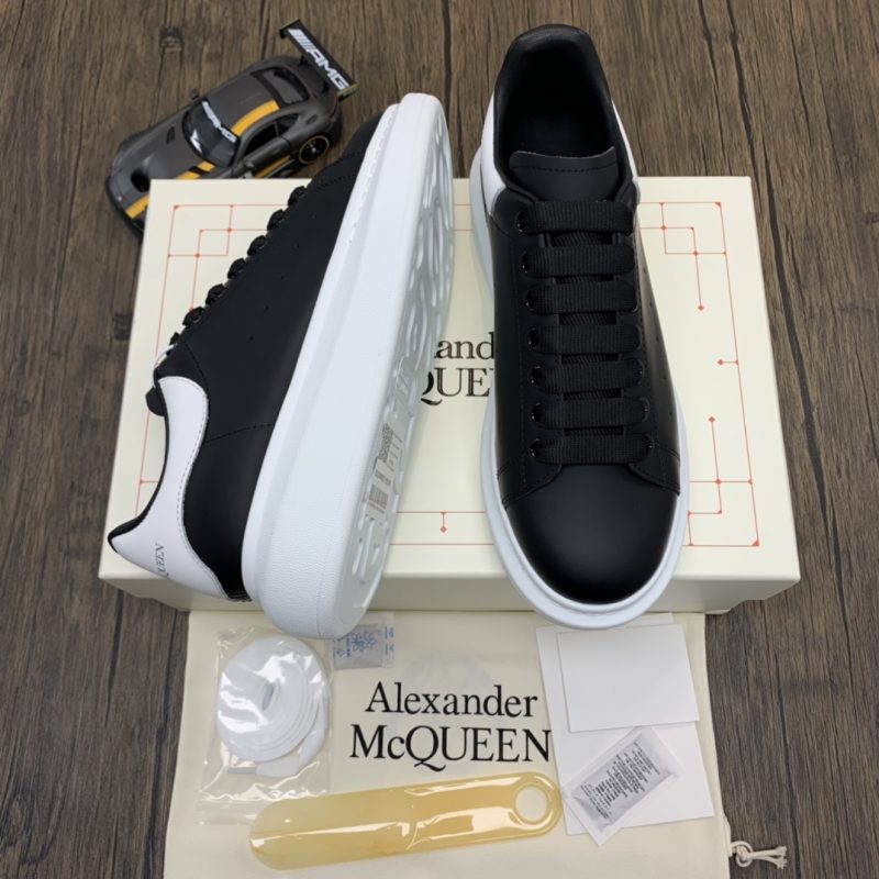 Alexander McQueen Oversized Black White Heel 7 20211122 i1637548448 5888 3.jpg
