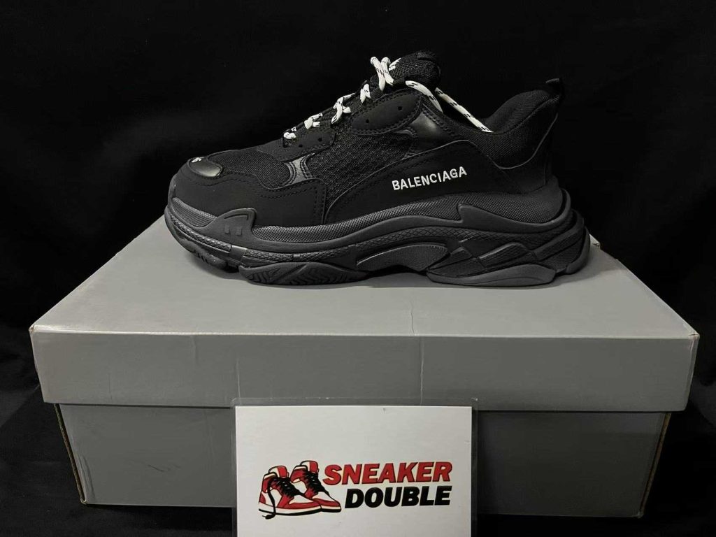 Balenciaga Triple S Black 54 BALENCIAGA TRIPLE S (5)