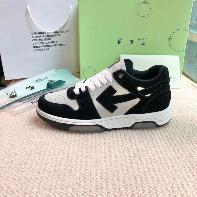 OOO Black Suede White