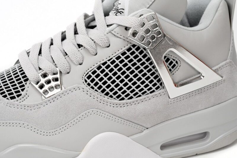 Jordan IV Frozen Moments
