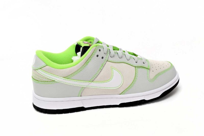 Nike Dunk Low University of Oregon PE 20 sb dunks ducks 4