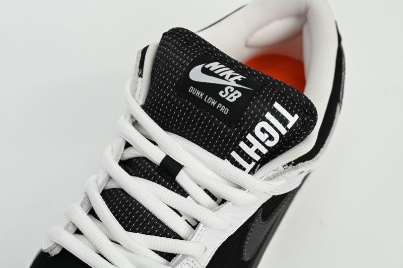 sbdunk tightbooth 5