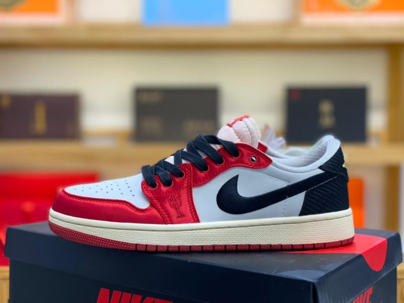 Air Jordan 1 Retro Low OG Trophy Room