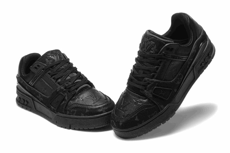 LV TRAINERS SOLID BLACK 4