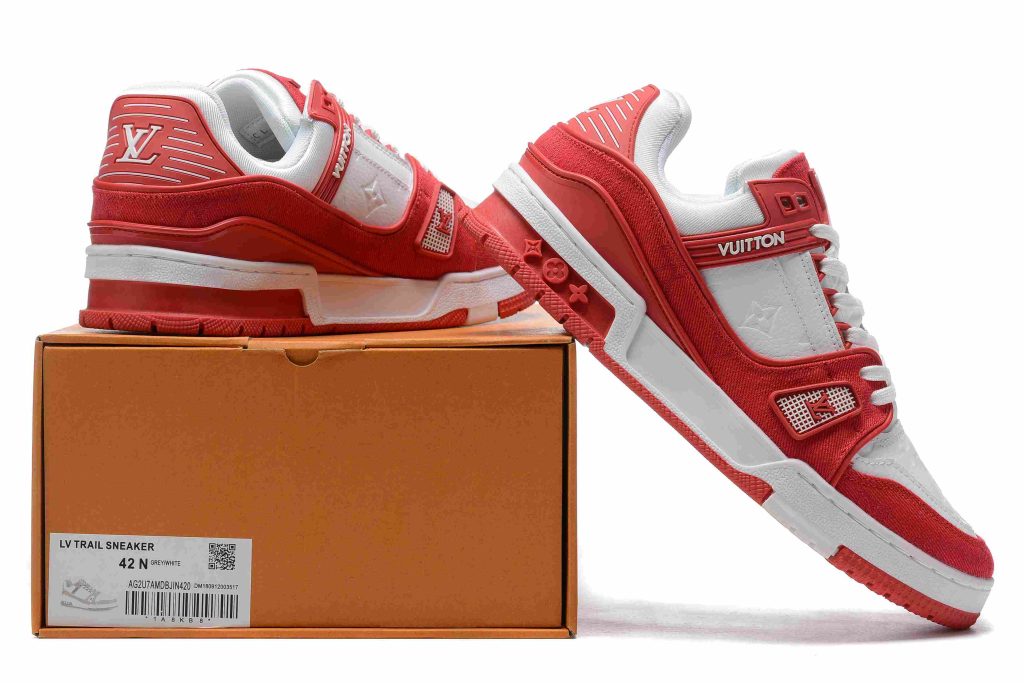 lv trainer red 3