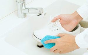 How to Clean Canvas Shoes