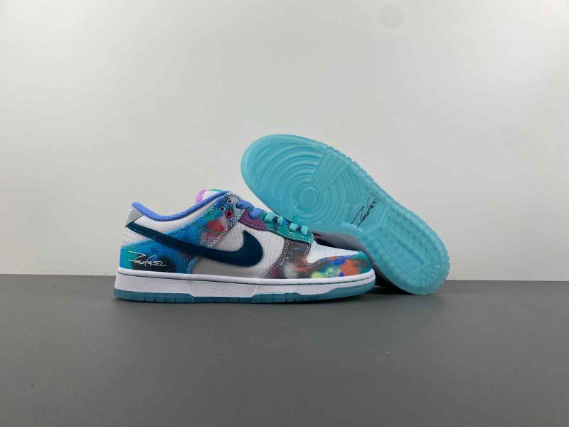 Futura Laboratories x Nike SB Dunk Low