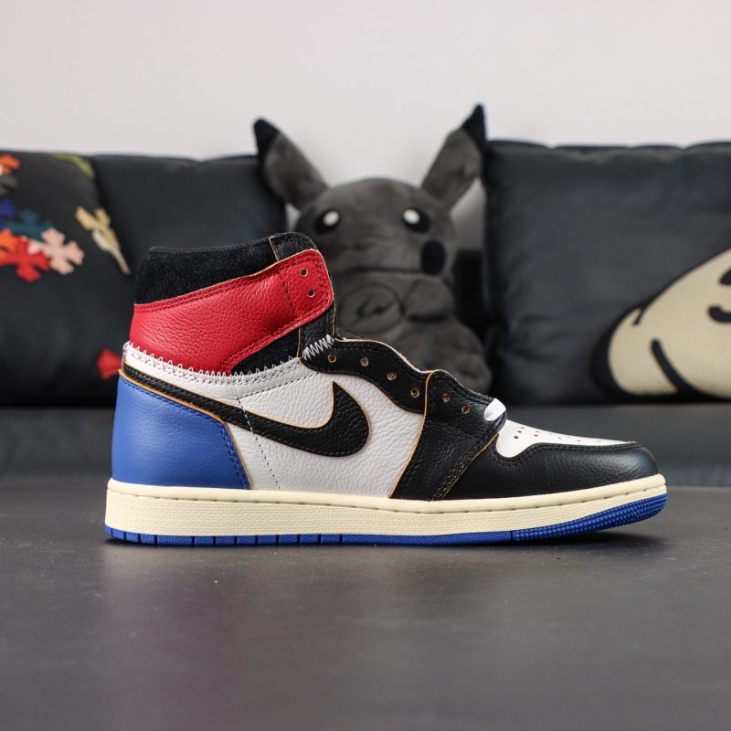Air Jordan 1 Retro High OG SP Fragment x Union LA Varsity Red Sport Royal 10 jordan 1 fragment union (2)