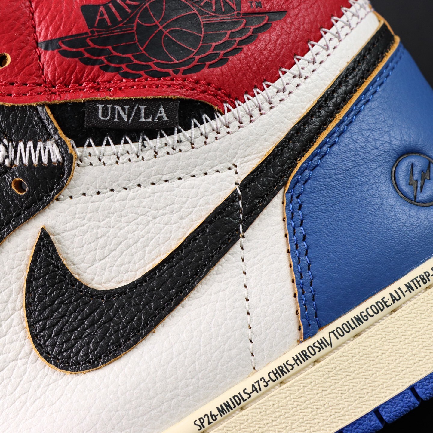 Air Jordan 1 Retro High OG SP Fragment x Union LA Varsity Red Sport Royal 6 jordan 1 fragment union (3)