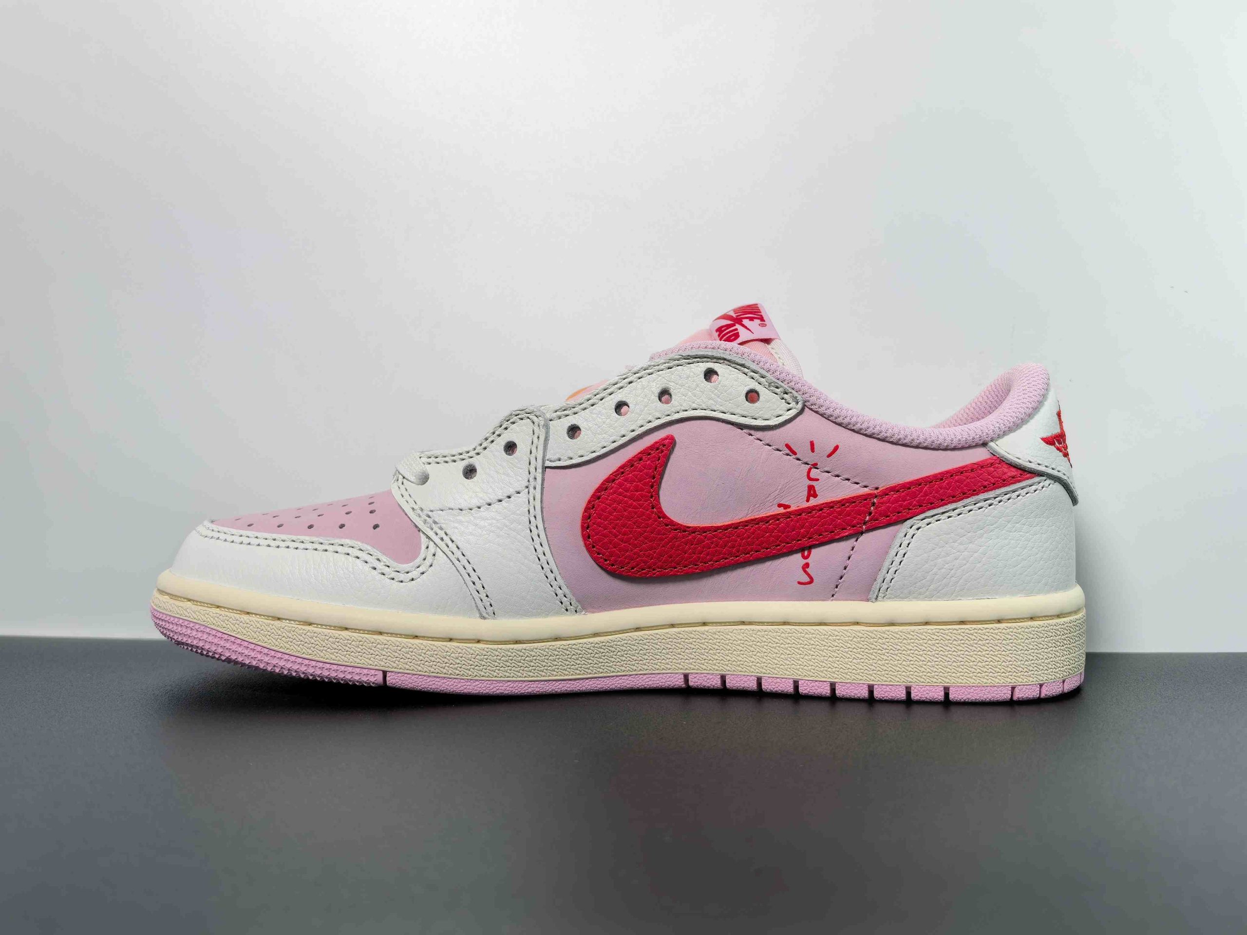 Jordan 1 Retro Low OG SP Travis Scott Sail Tropical Pink 6 ts pink (5)