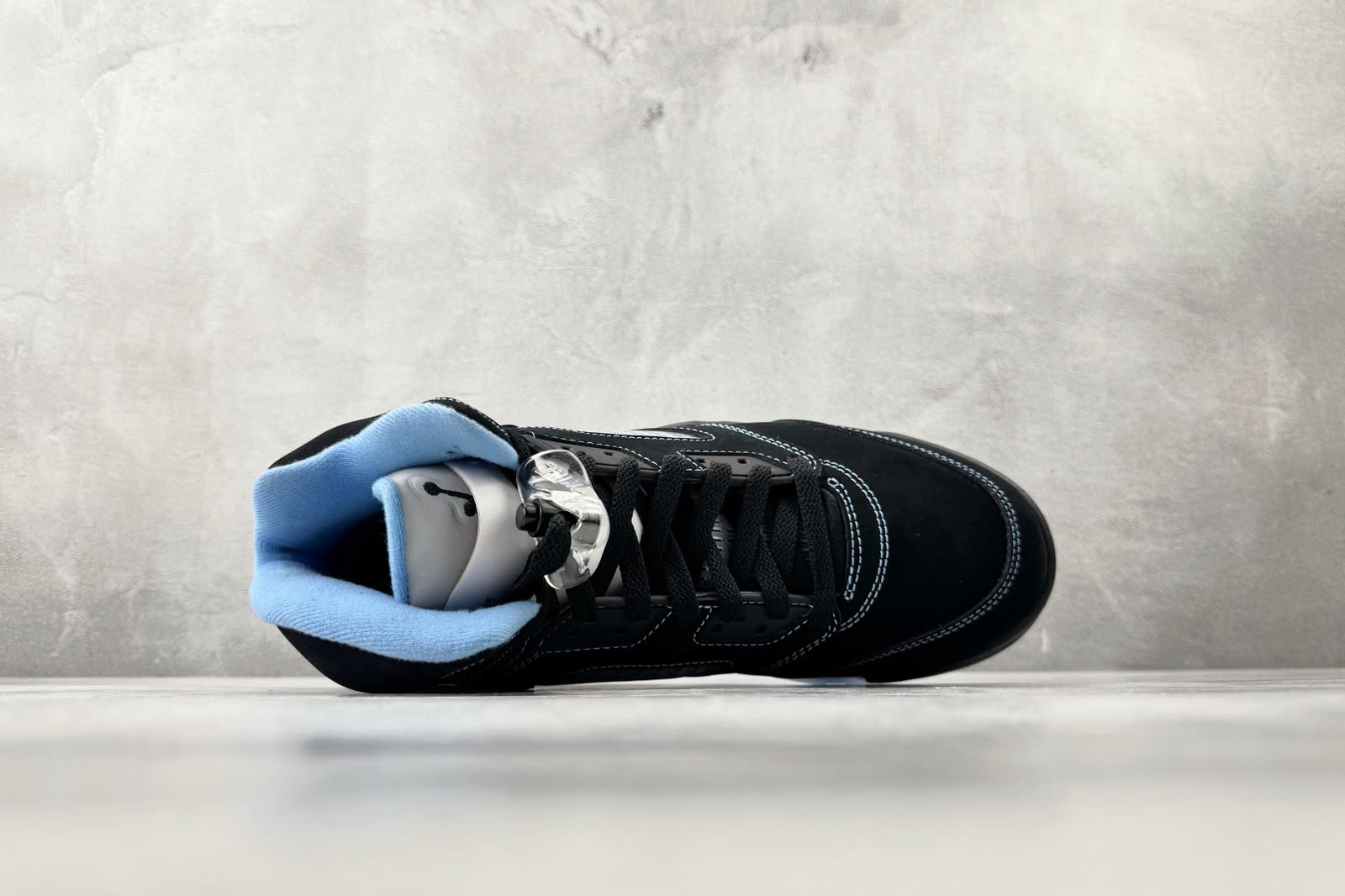 Air Jordan 5 Retro Black University Blue (2026) 9 JORDAN 5 BLACK UNIVERSITY BLUE (3)