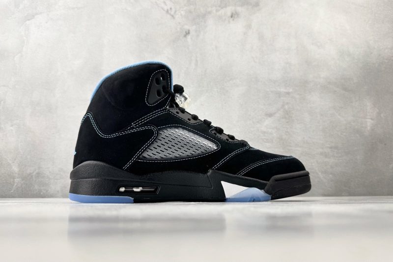 Air Jordan 5 Retro Black University Blue (2026) 11 JORDAN 5 BLACK UNIVERSITY BLUE (5)