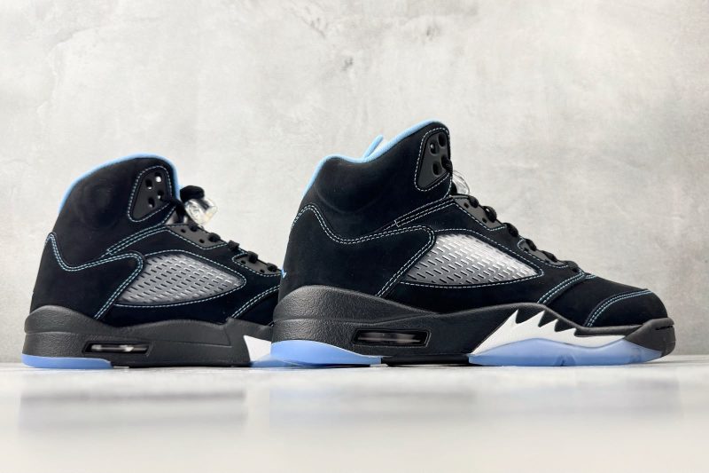 Air Jordan 5 Retro Black University Blue (2026) 16 JORDAN 5 BLACK UNIVERSITY BLUE (6)