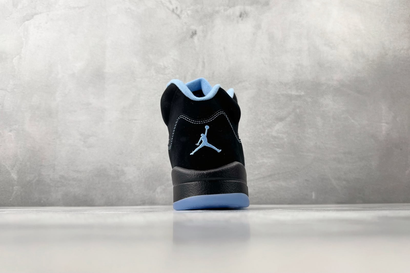 Air Jordan 5 Retro Black University Blue (2026) 5 JORDAN 5 BLACK UNIVERSITY BLUE (7)